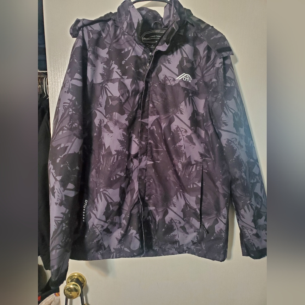 Otu mens raincoat 001